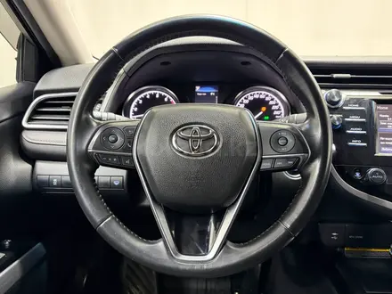 Toyota Camry 2018 года за 10 300 000 тг. в Алматы – фото 13