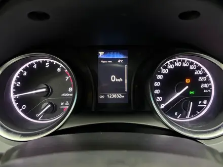 Toyota Camry 2018 года за 10 300 000 тг. в Алматы – фото 14