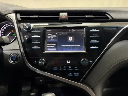 Toyota Camry 2018 года за 10 300 000 тг. в Алматы – фото 15