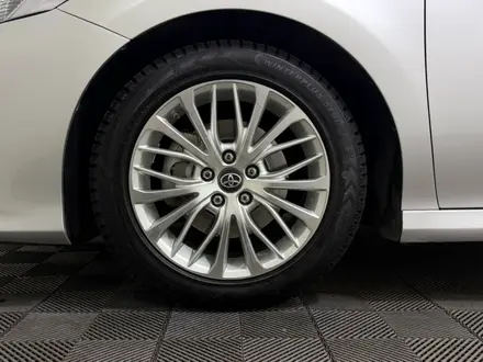 Toyota Camry 2018 года за 10 300 000 тг. в Алматы – фото 16
