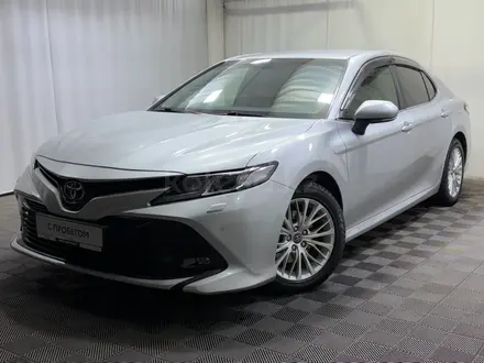 Toyota Camry 2018 года за 10 300 000 тг. в Алматы
