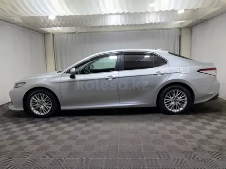 Toyota Camry 2018 года за 10 300 000 тг. в Алматы – фото 3