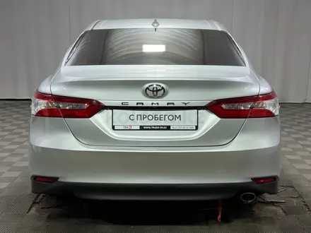 Toyota Camry 2018 года за 10 300 000 тг. в Алматы – фото 4