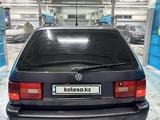 Volkswagen Passat 1994 годаfor2 200 000 тг. в Астана – фото 3