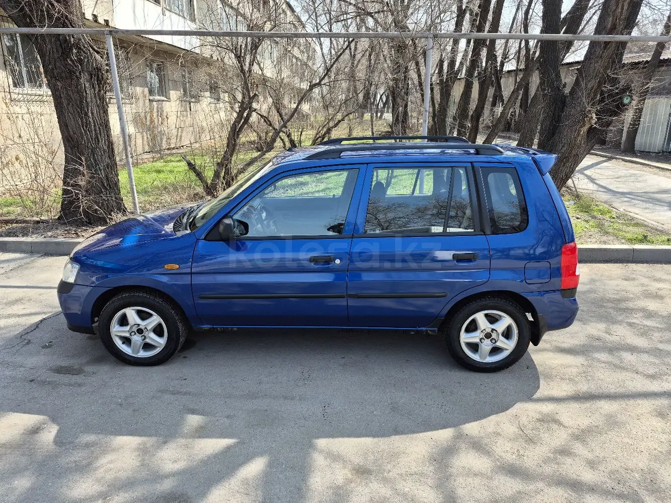 Mazda Demio, 2001