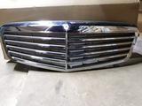 Решетка радиатора Mercedes w212 avangard 2009-13гг за 45 000 тг. в Караганда