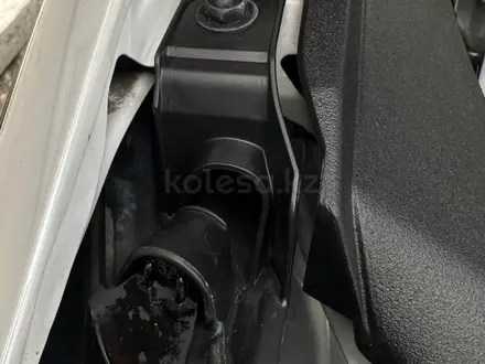Toyota Camry 2019 года за 15 900 000 тг. в Астана – фото 36