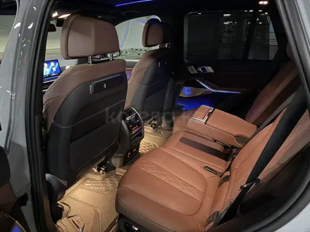 BMW X5 2024 года за 48 500 000 тг. в Алматы – фото 18