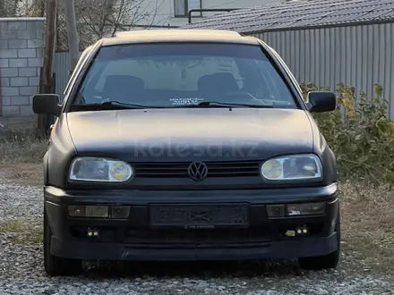 Volkswagen Golf 1996 года за 1 250 000 тг. в Алматы