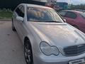 Mercedes-Benz C 180 2002 годаүшін4 200 000 тг. в Атырау – фото 3