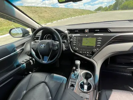 Toyota Camry 2020 года за 14 200 000 тг. в Павлодар – фото 2