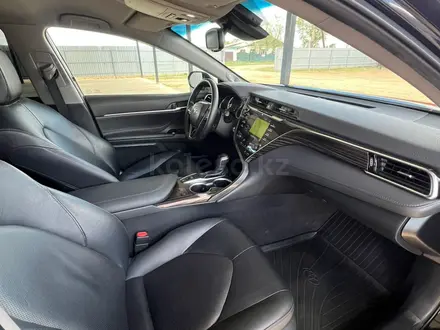 Toyota Camry 2020 года за 14 200 000 тг. в Павлодар – фото 32