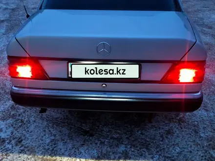 Mercedes-Benz E 220 1992 года за 2 200 000 тг. в Павлодар – фото 15