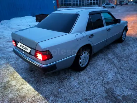 Mercedes-Benz E 220 1992 года за 2 200 000 тг. в Павлодар – фото 17