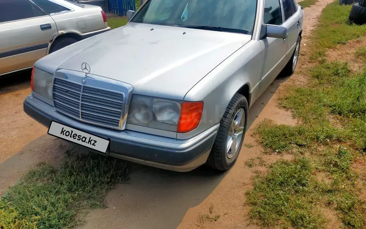 Mercedes-Benz E 220 1992 года за 2 200 000 тг. в Павлодар