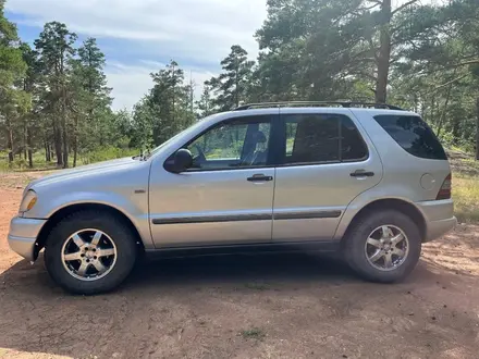 Mercedes-Benz ML 320 1999 года за 3 500 000 тг. в Астана – фото 4