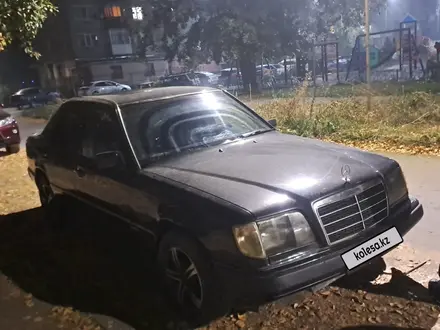 Mercedes-Benz E 260 1992 года за 1 200 000 тг. в Усть-Каменогорск – фото 8