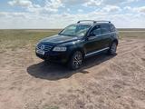Volkswagen Touareg 2006 года за 3 000 000 тг. в Астана – фото 4