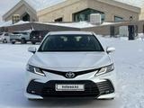 Toyota Camry 2023 года за 18 300 000 тг. в Астана – фото 2