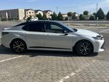 Toyota Camry 2020 года за 15 200 000 тг. в Актау – фото 4