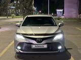 Toyota Camry 2019 года за 14 700 000 тг. в Алматы – фото 2
