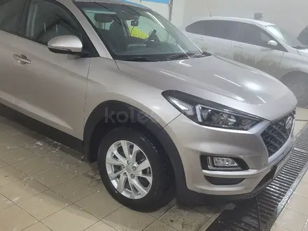 Hyundai Tucson 2019 года за 9 000 000 тг. в Уральск – фото 2