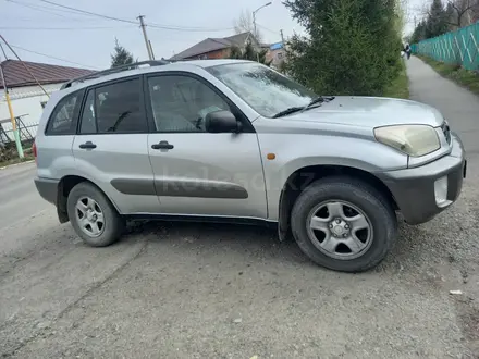 Toyota RAV4 2003 года за 3 800 000 тг. в Усть-Каменогорск – фото 2