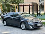 Toyota Avalon 2013 года за 10 700 000 тг. в Алматы