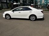 Toyota Camry 2015 года за 10 500 000 тг. в Актобе – фото 4
