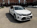 Toyota Camry 2015 года за 10 500 000 тг. в Актобе