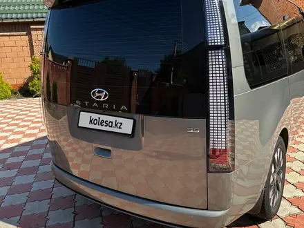 Hyundai Staria 2023 года за 19 000 000 тг. в Алматы – фото 25