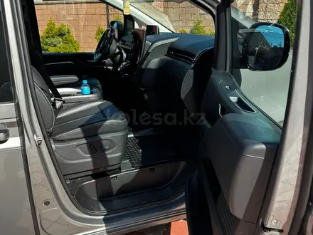 Hyundai Staria 2023 года за 19 000 000 тг. в Алматы – фото 7