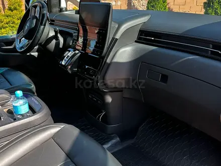 Hyundai Staria 2023 года за 19 000 000 тг. в Алматы – фото 8