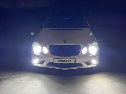 Mercedes-Benz E 500 2004 года за 6 000 000 тг. в Актау – фото 18