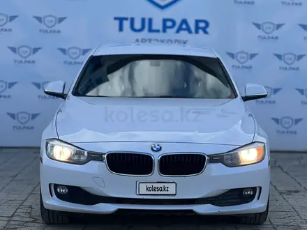 BMW 320 2015 года за 9 100 000 тг. в Атырау – фото 2