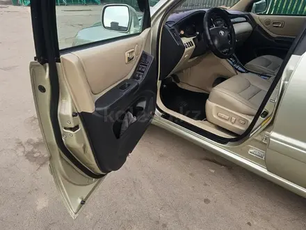 Toyota Highlander 2001 года за 6 500 000 тг. в Алматы – фото 3