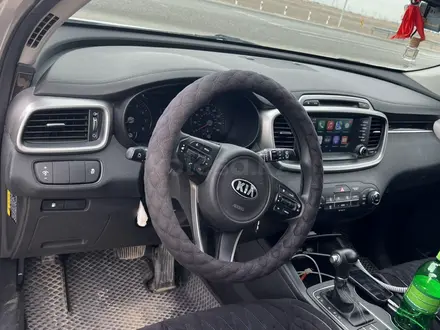 Kia Sorento 2017 года за 7 000 000 тг. в Актау – фото 3