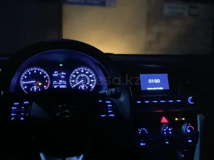 Hyundai Elantra 2019 года за 5 500 000 тг. в Жанаозен – фото 2