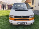 Volkswagen Caravelle 1999 годаүшін3 500 000 тг. в Алматы