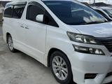 Toyota Vellfire 2010 года за 5 100 000 тг. в Атырау