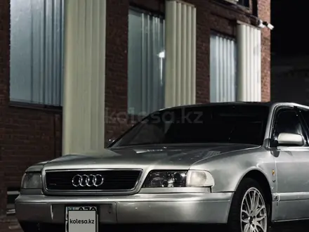 Audi A8 1994 года за 2 500 000 тг. в Уральск