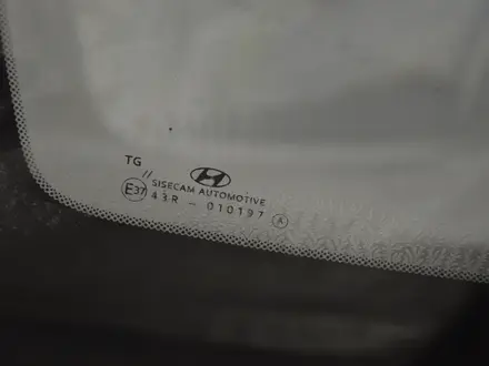 Стекло лобовое Hyundai Bayon I20 за 200 000 тг. в Караганда – фото 2