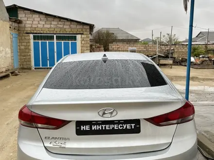 Hyundai Elantra 2016 года за 4 500 000 тг. в Актау – фото 2