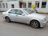 Mercedes-Benz C 180 1999 года за 1 400 000 тг. в Павлодар – фото 2