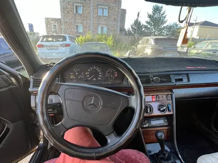Mercedes-Benz E 220 1991 года за 1 400 000 тг. в Караганда – фото 7