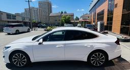 Hyundai Sonata 2022 годаfor13 300 000 тг. в Астана – фото 4