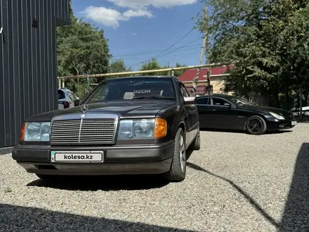 Mercedes-Benz E 230 1991 года за 1 450 000 тг. в Алматы – фото 2