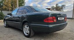 Mercedes-Benz E 430 1999 годаfor3 200 000 тг. в Жезказган – фото 3