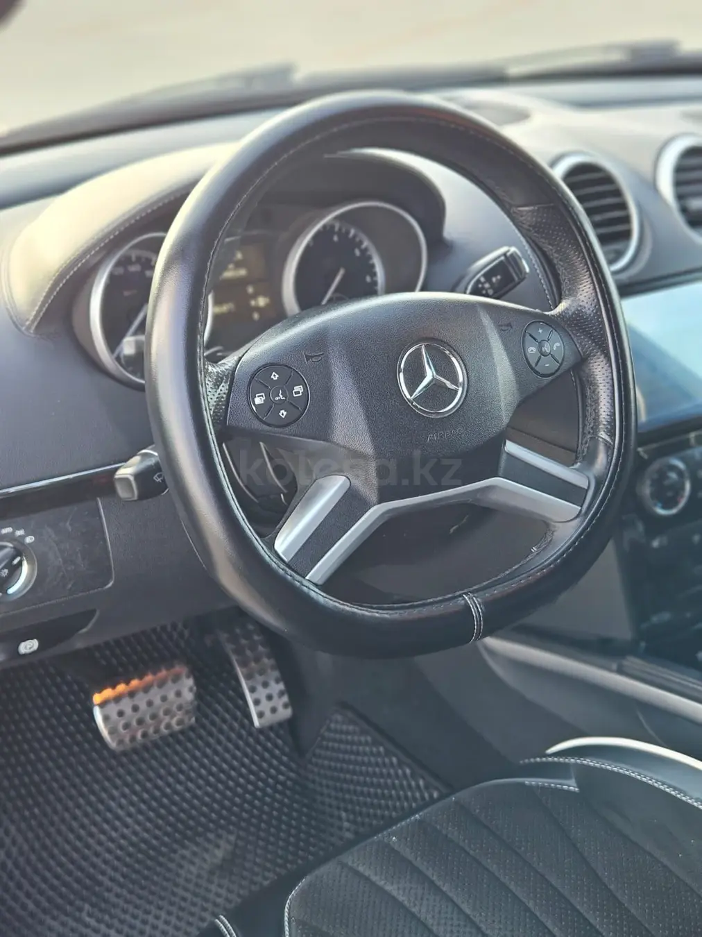 Mercedes-Benz M-Class, 2010