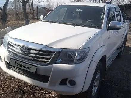 Toyota Hilux 2013 года за 11 200 000 тг. в Алматы – фото 2